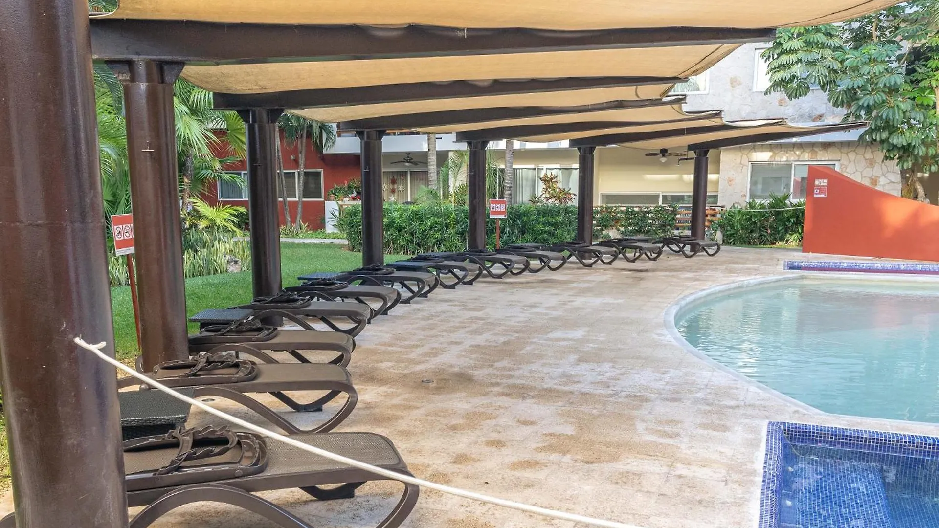 Penthouse With Rooftop And Jacuzzi In Downtown Playa del Carmen